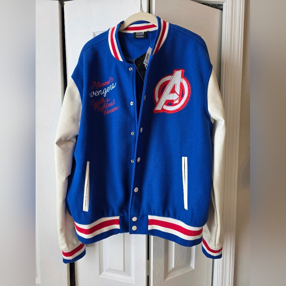 Marvel Avengers Blue and Cream Adult Jacket - Picture 6 of 9